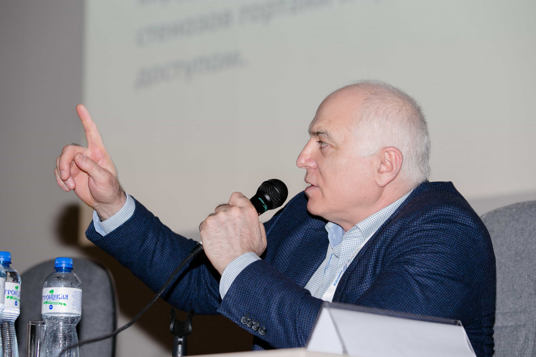 
                                                                            Нажмудинов Ибрагим Исмаилович Кандидат медицинских наук, заведующий оториноларингологическим отделением гортани, ФГБУ «Научно-клинический центр оториноларингологии ФМБА России»
                                                                              
